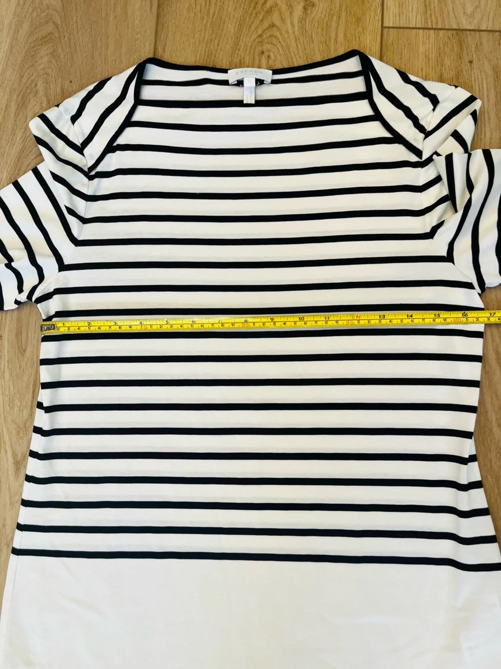 Escada luxurious stripes